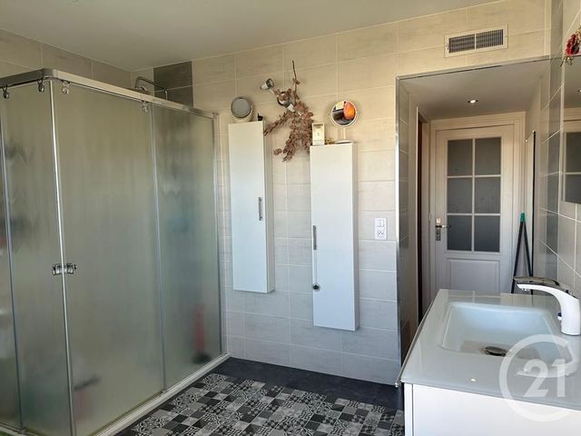 Appartement à vendre - 3 pièces - 65.08 m2 - AURILLAC - 15 - AUVERGNE - Century 21 Pradel Immobilier