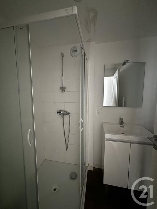Appartement F2 à louer - 2 pièces - 61.52 m2 - AURILLAC - 15 - AUVERGNE - Century 21 Pradel Immobilier