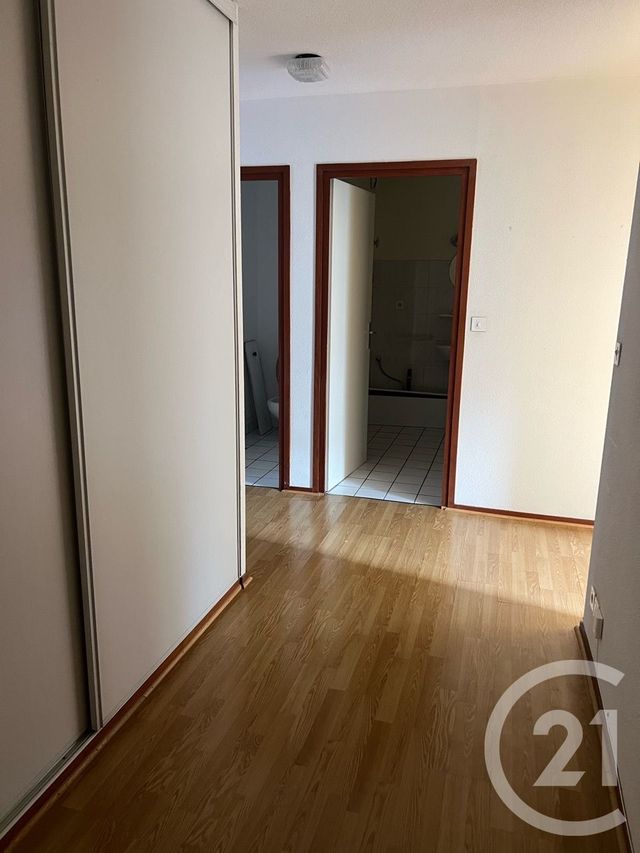 Appartement à vendre - 3 pièces - 66.96 m2 - AURILLAC - 15 - AUVERGNE - Century 21 Pradel Immobilier