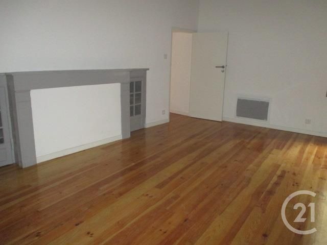Appartement F2 à louer - 2 pièces - 48.5 m2 - AURILLAC - 15 - AUVERGNE - Century 21 Pradel Immobilier