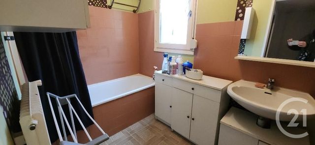 Appartement F4 à vendre - 4 pièces - 94.32 m2 - AURILLAC - 15 - AUVERGNE - Century 21 Pradel Immobilier