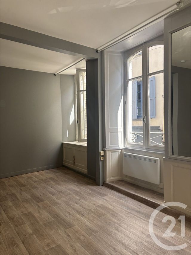 Appartement T2 à louer - 2 pièces - 52.0 m2 - AURILLAC - 15 - AUVERGNE - Century 21 Pradel Immobilier