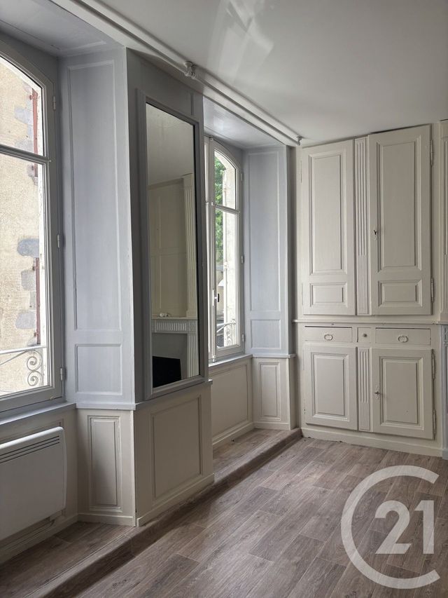 Appartement T2 à louer - 2 pièces - 52.0 m2 - AURILLAC - 15 - AUVERGNE - Century 21 Pradel Immobilier