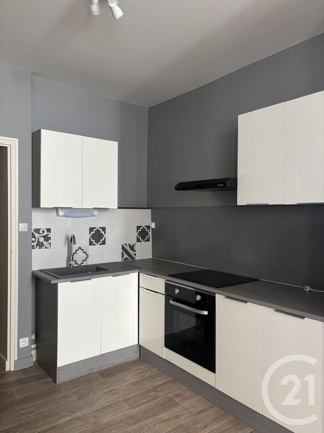 Appartement T2 à louer - 2 pièces - 52.0 m2 - AURILLAC - 15 - AUVERGNE - Century 21 Pradel Immobilier