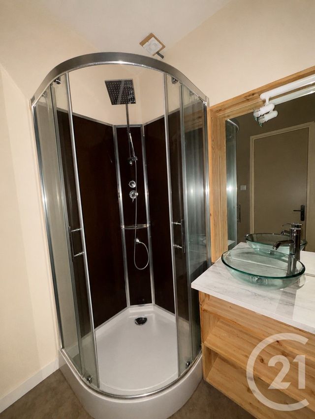 Appartement T2 à louer - 2 pièces - 52.0 m2 - AURILLAC - 15 - AUVERGNE - Century 21 Pradel Immobilier