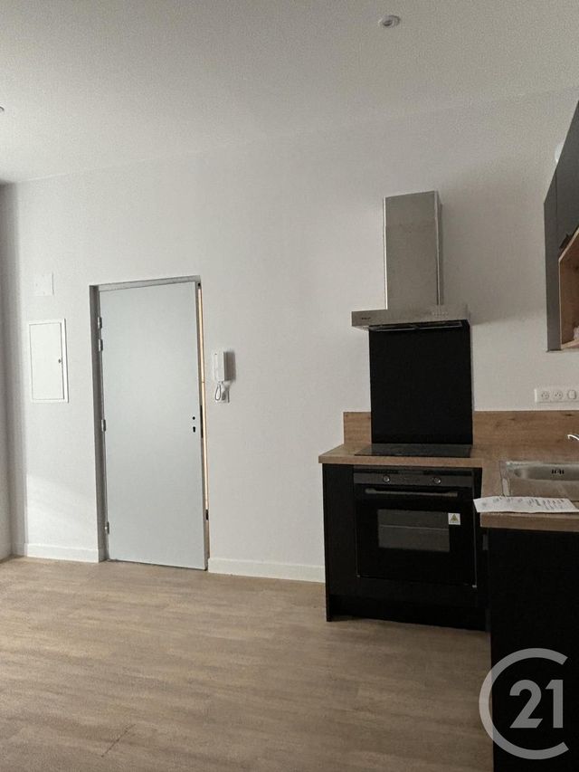 Appartement T2 à louer - 2 pièces - 30.32 m2 - AURILLAC - 15 - AUVERGNE - Century 21 Pradel Immobilier