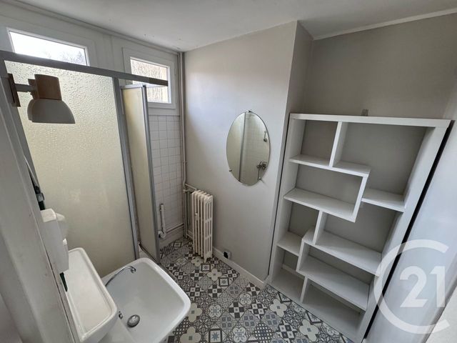Appartement T4 à vendre - 4 pièces - 70.0 m2 - AURILLAC - 15 - AUVERGNE - Century 21 Pradel Immobilier