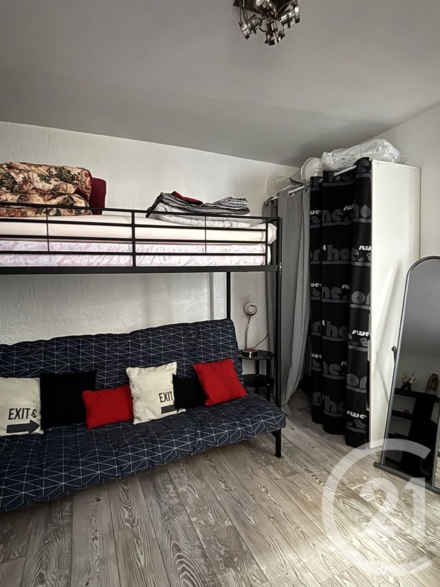 Appartement Studio à louer - 1 pièce - 27.0 m2 - AURILLAC - 15 - AUVERGNE - Century 21 Pradel Immobilier