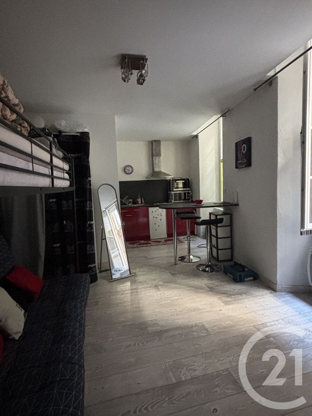 Appartement Studio à louer - 1 pièce - 27.0 m2 - AURILLAC - 15 - AUVERGNE - Century 21 Pradel Immobilier