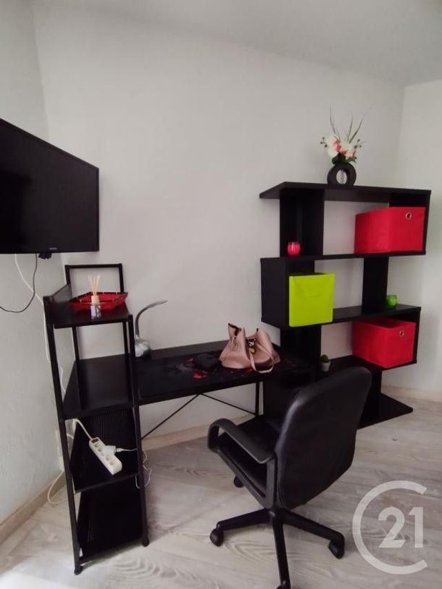 Appartement Studio à louer - 1 pièce - 27.0 m2 - AURILLAC - 15 - AUVERGNE - Century 21 Pradel Immobilier