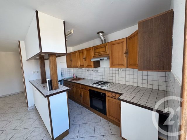 Appartement T3 à vendre - 4 pièces - 57.0 m2 - AURILLAC - 15 - AUVERGNE - Century 21 Pradel Immobilier