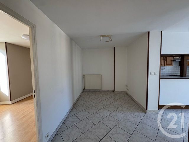 Appartement T3 à vendre - 4 pièces - 57.0 m2 - AURILLAC - 15 - AUVERGNE - Century 21 Pradel Immobilier