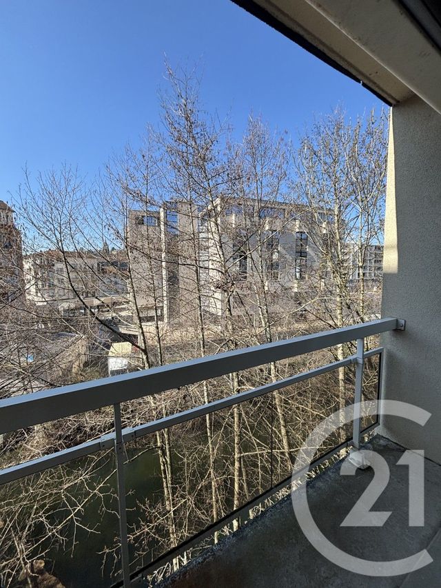 Appartement T2 à louer - 2 pièces - 46.0 m2 - AURILLAC - 15 - AUVERGNE - Century 21 Pradel Immobilier