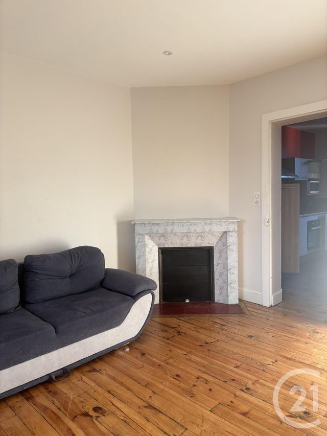 Appartement T2 à louer - 2 pièces - 48.0 m2 - AURILLAC - 15 - AUVERGNE - Century 21 Pradel Immobilier