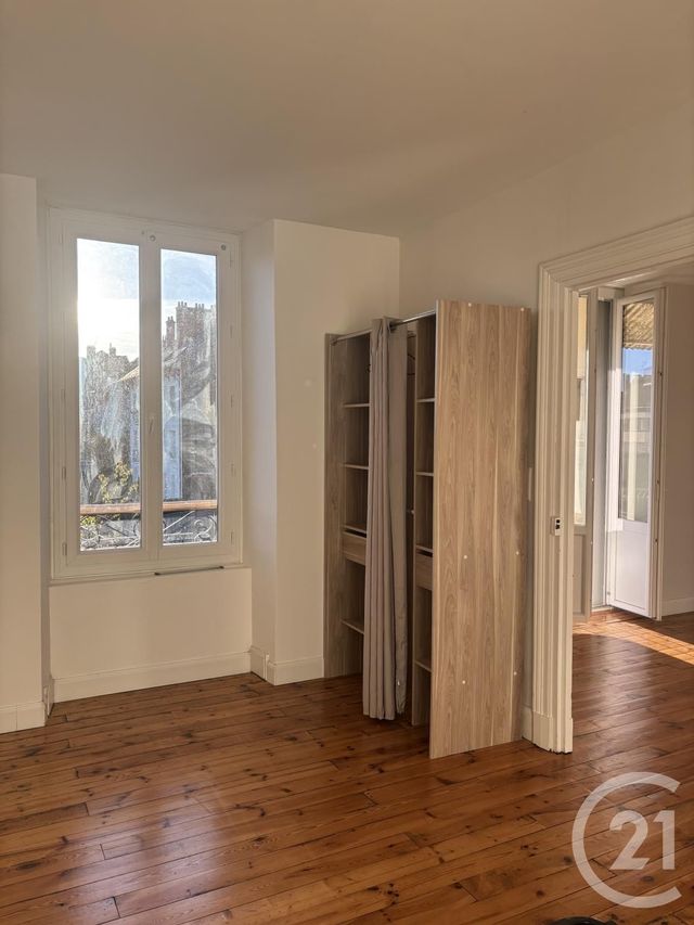 Appartement T2 à louer - 2 pièces - 48.0 m2 - AURILLAC - 15 - AUVERGNE - Century 21 Pradel Immobilier