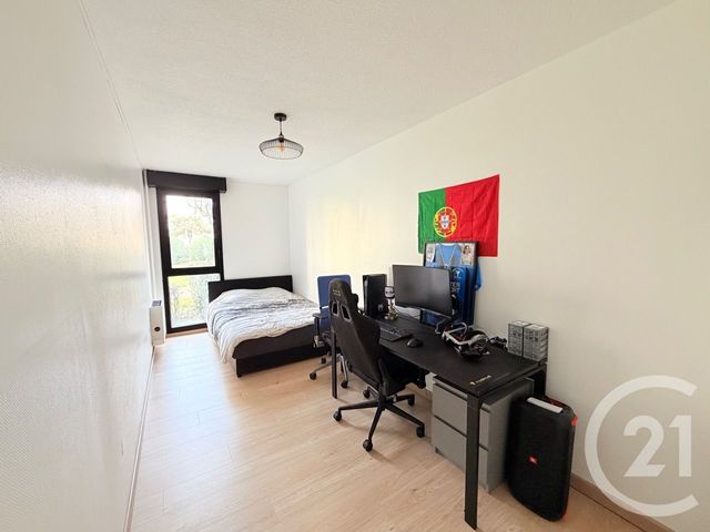 Appartement F4 à vendre - 5 pièces - 80.28 m2 - AURILLAC - 15 - AUVERGNE - Century 21 Pradel Immobilier