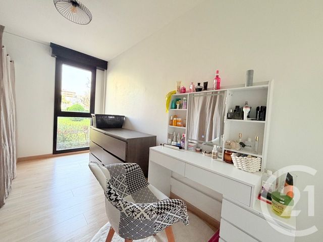 Appartement F4 à vendre - 5 pièces - 80.28 m2 - AURILLAC - 15 - AUVERGNE - Century 21 Pradel Immobilier