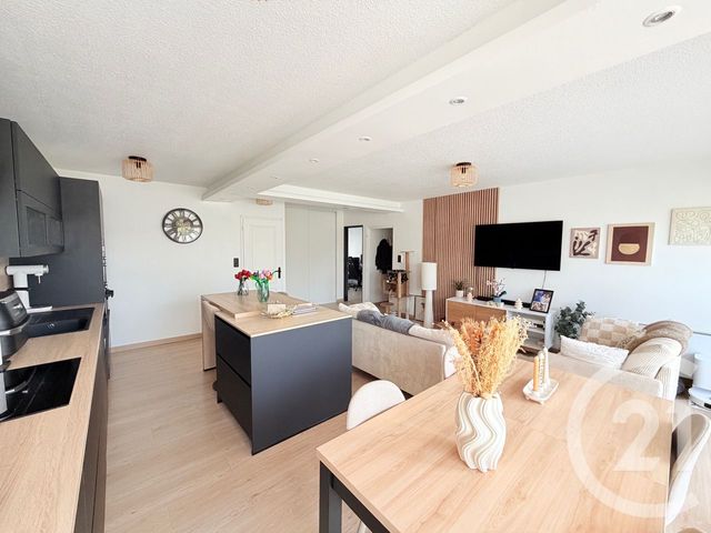 Appartement F4 à vendre - 5 pièces - 80.28 m2 - AURILLAC - 15 - AUVERGNE - Century 21 Pradel Immobilier