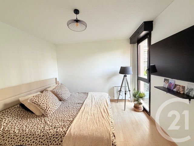 Appartement F4 à vendre - 5 pièces - 80.28 m2 - AURILLAC - 15 - AUVERGNE - Century 21 Pradel Immobilier