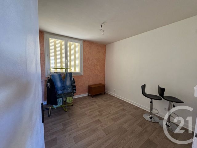 Appartement F4 à vendre - 3 pièces - 65.0 m2 - AURILLAC - 15 - AUVERGNE - Century 21 Pradel Immobilier