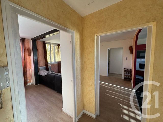 Appartement F4 à vendre - 3 pièces - 65.0 m2 - AURILLAC - 15 - AUVERGNE - Century 21 Pradel Immobilier