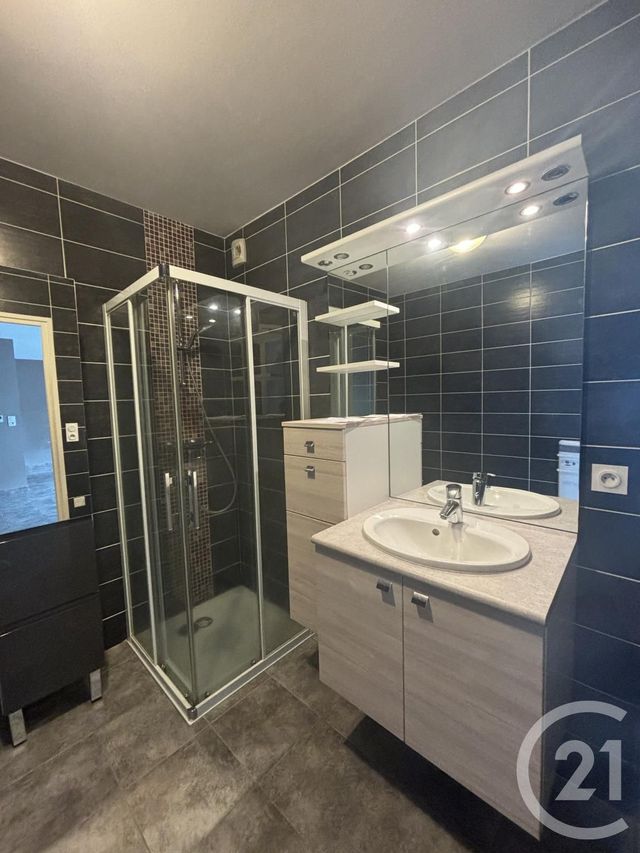 Appartement T1 à louer - 1 pièce - 35.3 m2 - AURILLAC - 15 - AUVERGNE - Century 21 Pradel Immobilier