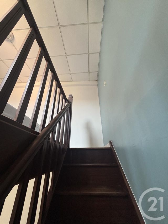 Appartement Duplex à louer - 2 pièces - 24.0 m2 - AURILLAC - 15 - AUVERGNE - Century 21 Pradel Immobilier