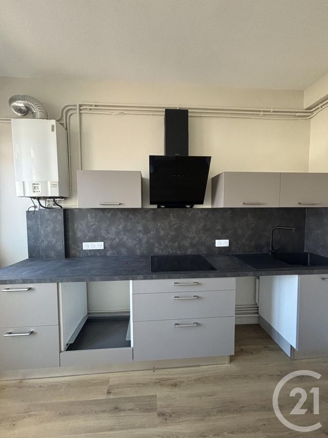 Appartement T2 à louer - 2 pièces - 53.05 m2 - AURILLAC - 15 - AUVERGNE - Century 21 Pradel Immobilier