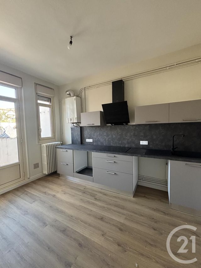 Appartement T2 à louer - 2 pièces - 53.05 m2 - AURILLAC - 15 - AUVERGNE - Century 21 Pradel Immobilier