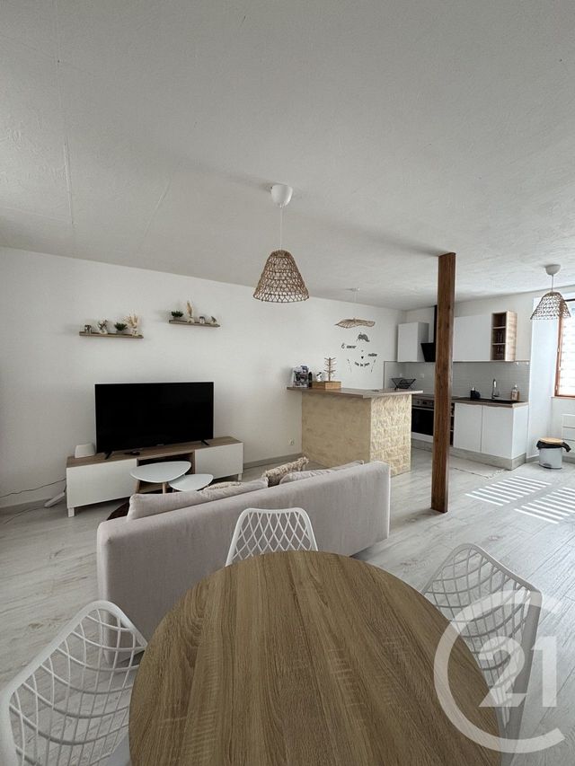 Appartement T3 à louer - 3 pièces - 56.0 m2 - VIC SUR CERE - 15 - AUVERGNE - Century 21 Pradel Immobilier