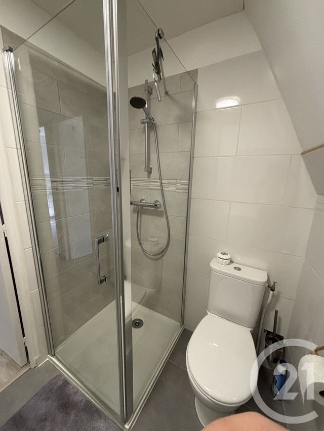 Appartement T3 à louer - 3 pièces - 56.0 m2 - VIC SUR CERE - 15 - AUVERGNE - Century 21 Pradel Immobilier