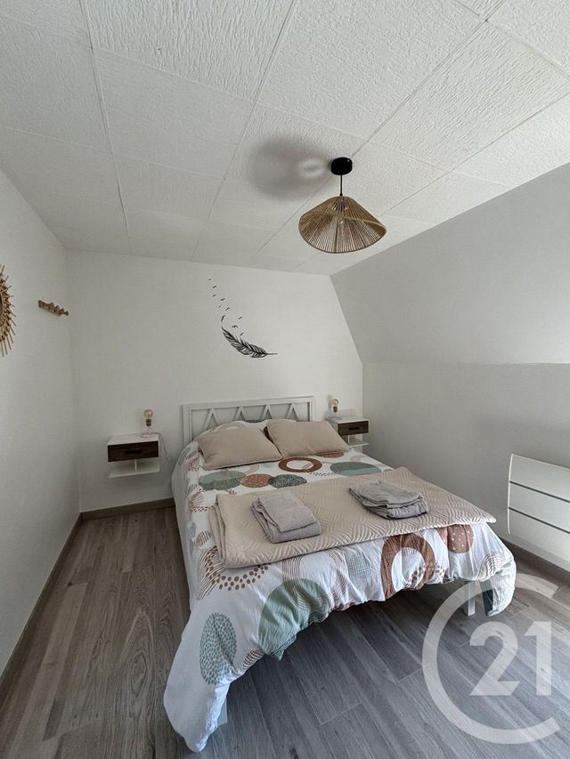Appartement T3 à louer - 3 pièces - 56.0 m2 - VIC SUR CERE - 15 - AUVERGNE - Century 21 Pradel Immobilier
