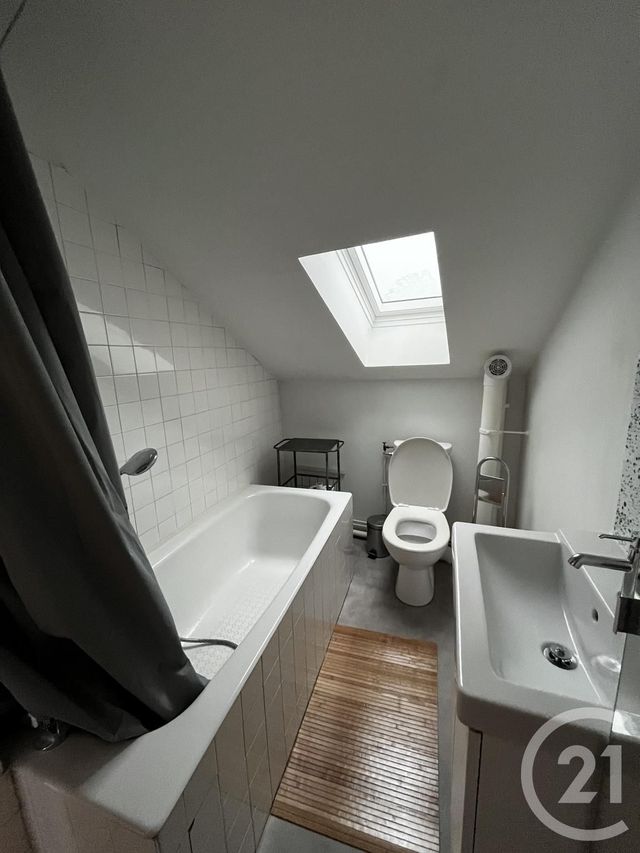 Appartement Duplex à louer - 2 pièces - 39.0 m2 - AURILLAC - 15 - AUVERGNE - Century 21 Pradel Immobilier