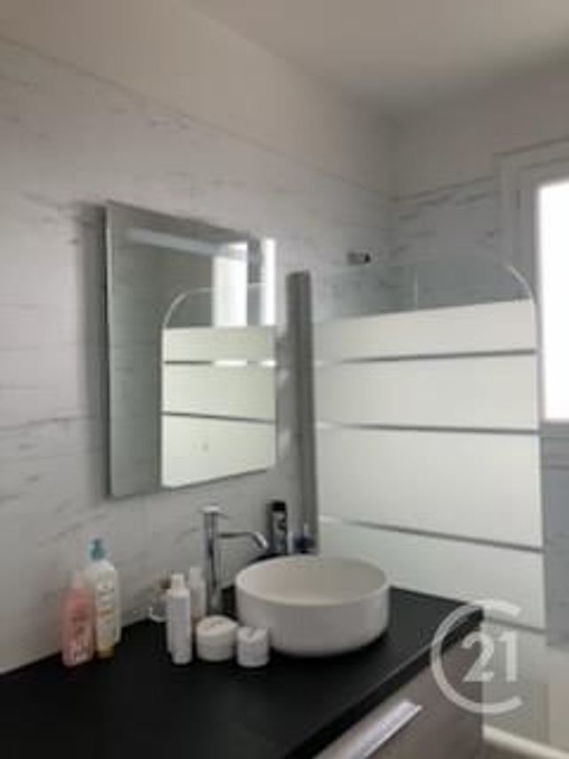 Appartement F3 à vendre - 3 pièces - 58.0 m2 - AURILLAC - 15 - AUVERGNE - Century 21 Pradel Immobilier