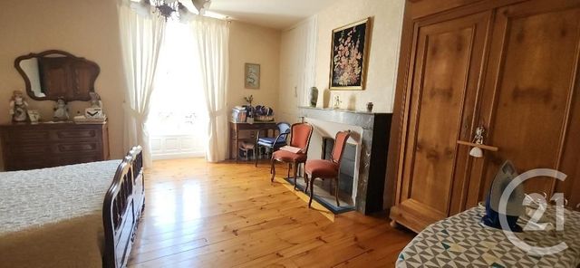 Appartement F4 à vendre - 4 pièces - 103.84 m2 - AURILLAC - 15 - AUVERGNE - Century 21 Pradel Immobilier