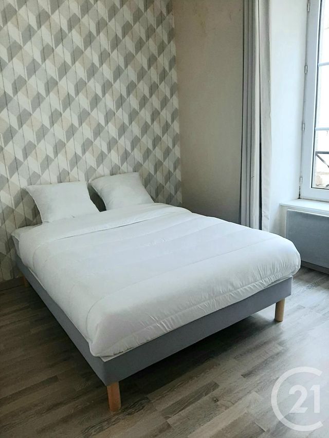 Appartement T2 à louer - 2 pièces - 32.75 m2 - AURILLAC - 15 - AUVERGNE - Century 21 Pradel Immobilier