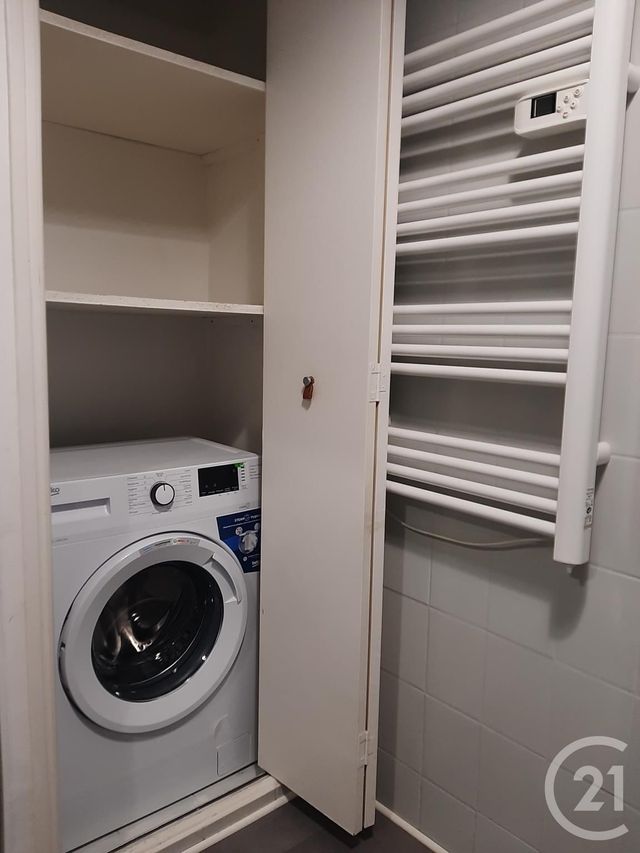 Appartement T2 à louer - 2 pièces - 32.75 m2 - AURILLAC - 15 - AUVERGNE - Century 21 Pradel Immobilier