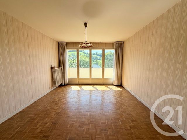 Appartement T3 à vendre - 4 pièces - 75.0 m2 - AURILLAC - 15 - AUVERGNE - Century 21 Pradel Immobilier