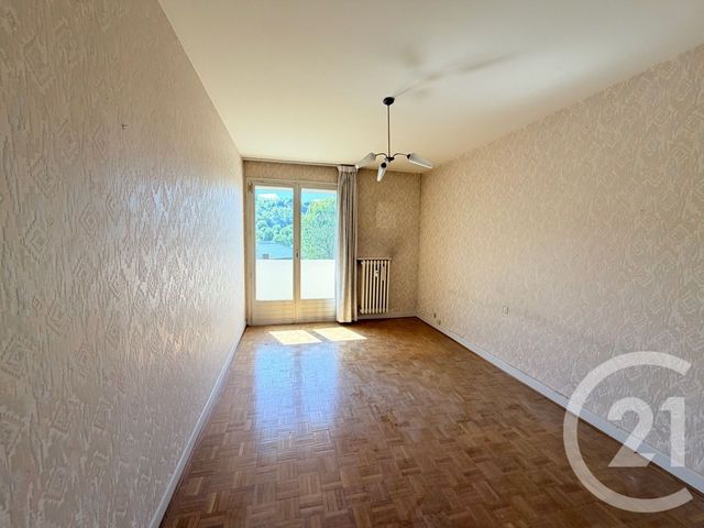 Appartement T3 à vendre - 4 pièces - 75.0 m2 - AURILLAC - 15 - AUVERGNE - Century 21 Pradel Immobilier