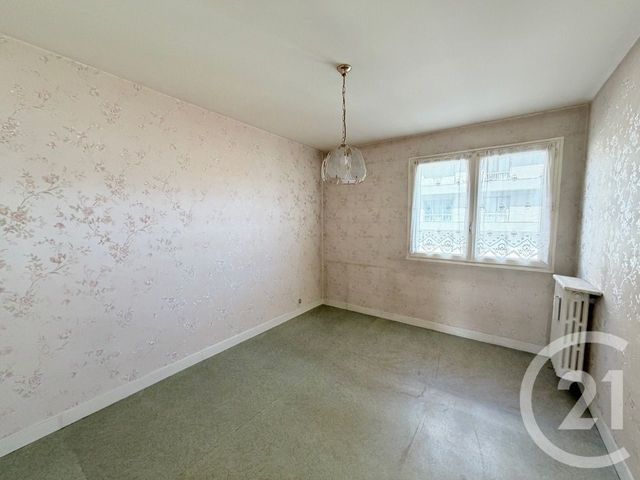 Appartement T3 à vendre - 4 pièces - 75.0 m2 - AURILLAC - 15 - AUVERGNE - Century 21 Pradel Immobilier
