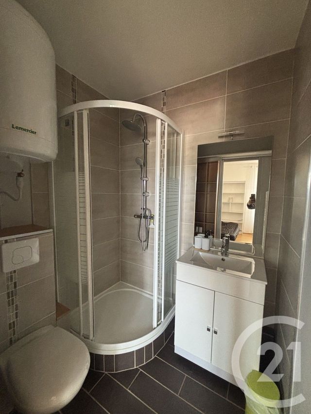 Appartement Studio à louer - 1 pièce - 19.0 m2 - AURILLAC - 15 - AUVERGNE - Century 21 Pradel Immobilier