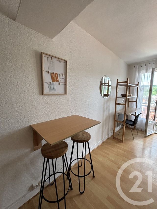 Appartement Studio à louer - 1 pièce - 19.0 m2 - AURILLAC - 15 - AUVERGNE - Century 21 Pradel Immobilier