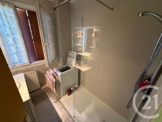 Appartement T3 à vendre - 4 pièces - 69.0 m2 - AURILLAC - 15 - AUVERGNE - Century 21 Pradel Immobilier