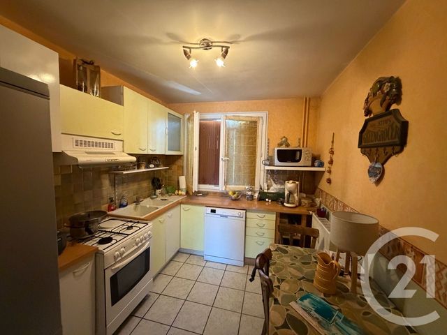Appartement T3 à vendre - 4 pièces - 69.0 m2 - AURILLAC - 15 - AUVERGNE - Century 21 Pradel Immobilier