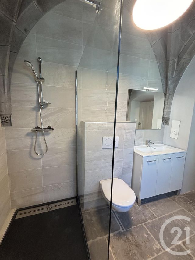 Appartement Studio à louer - 1 pièce - 76.0 m2 - AURILLAC - 15 - AUVERGNE - Century 21 Pradel Immobilier