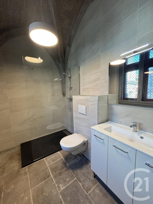 Appartement Studio à louer - 1 pièce - 76.0 m2 - AURILLAC - 15 - AUVERGNE - Century 21 Pradel Immobilier