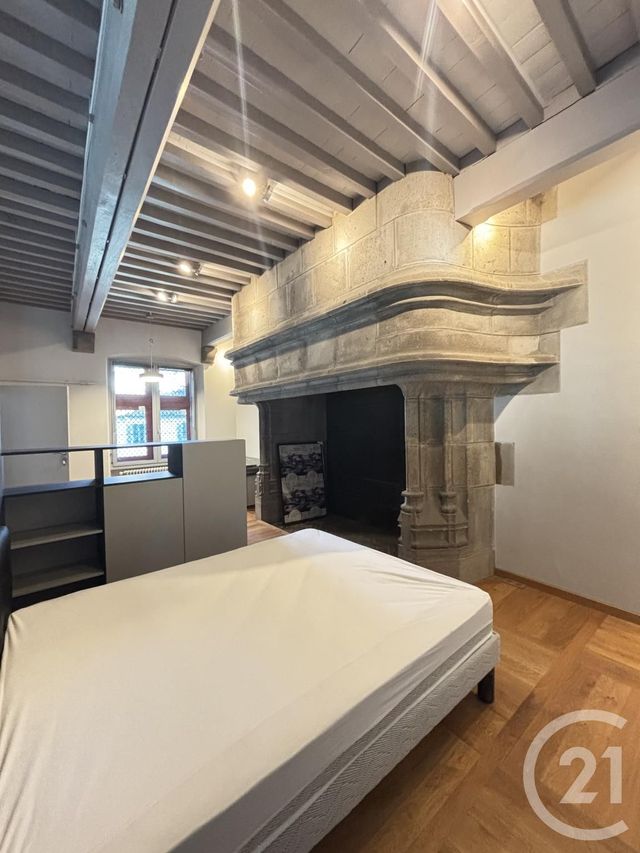 Appartement Studio à louer - 1 pièce - 76.0 m2 - AURILLAC - 15 - AUVERGNE - Century 21 Pradel Immobilier