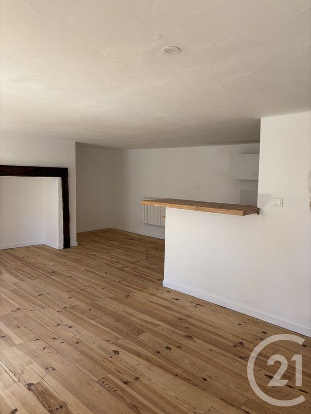 Appartement Duplex à louer - 3 pièces - 43.0 m2 - AURILLAC - 15 - AUVERGNE - Century 21 Pradel Immobilier