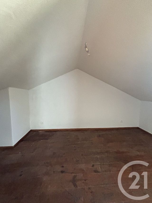 Appartement Duplex à louer - 3 pièces - 43.0 m2 - AURILLAC - 15 - AUVERGNE - Century 21 Pradel Immobilier