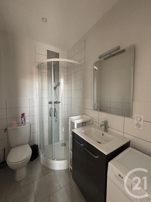 Appartement T2 à louer - 2 pièces - 31.0 m2 - AURILLAC - 15 - AUVERGNE - Century 21 Pradel Immobilier